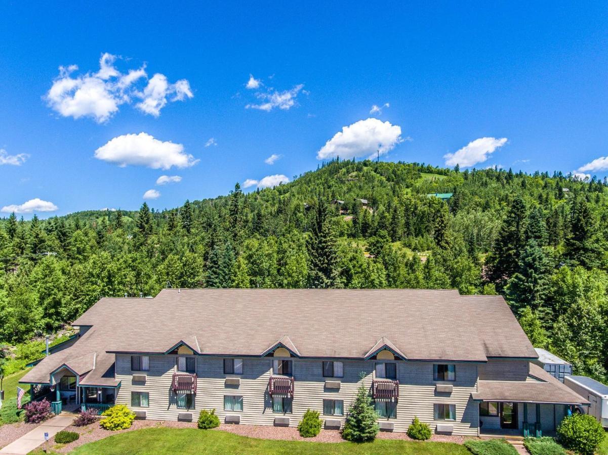 Mountain Inn at Lutsen Bagian luar foto